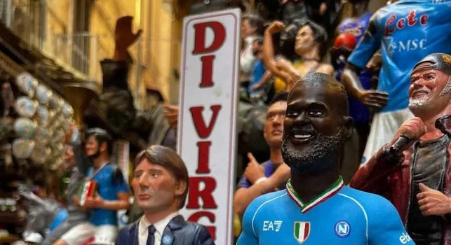 Napoli, a San Gregorio Armeno spunta gi&agrave; la statuina di Lukaku | FOTO