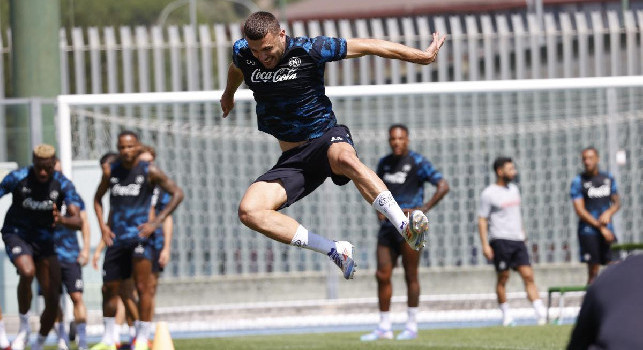 Calciatori del Napoli come in...Matrix! Le emozioni della seduta mattutina a Castel di Sangro | FOTOGALLERY