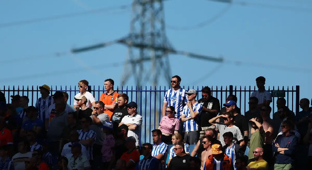 Lo Sheffield Wednesday caccerà i tifosi con la maglia contraffatta: Impatto sul club