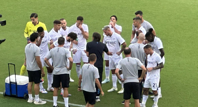 Conte furioso nel cooling-break, manda subito a scaldarsi mezza squadra