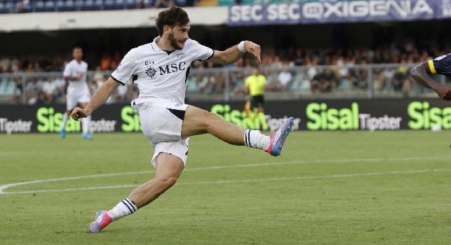 Kvaratskhelia non &egrave; a rischio per Napoli-Bologna: rientrer&agrave; in tempo dalla Georgia