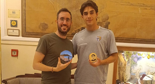 Il Parma arriva a Napoli e Cancellieri riceve una bellissima sorpresa: poi l'ammissione sugli azzurri | FOTO CN24