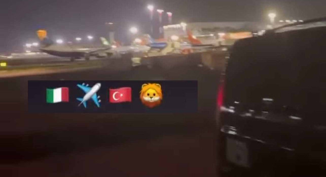 Osimhen in volo per Istanbul! Il suo aereo pronto al decollo da Napoli | VIDEO