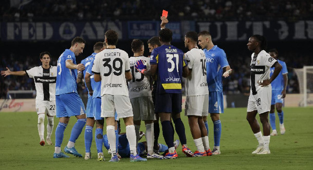 Basta perdite di tempo, Gazzetta: in Napoli-Parma 19' di recupero, chi vince ma perde tempo sarà 'penalizzato'