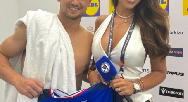Lobotka e lo scatto con una giornalista slovacca dopo la vittoria | FOTO