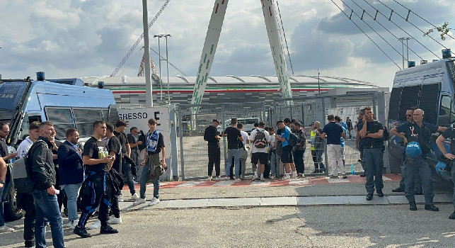 Juventus-Napoli, settore ospiti già blindato e controlli in corso | VIDEO CN24