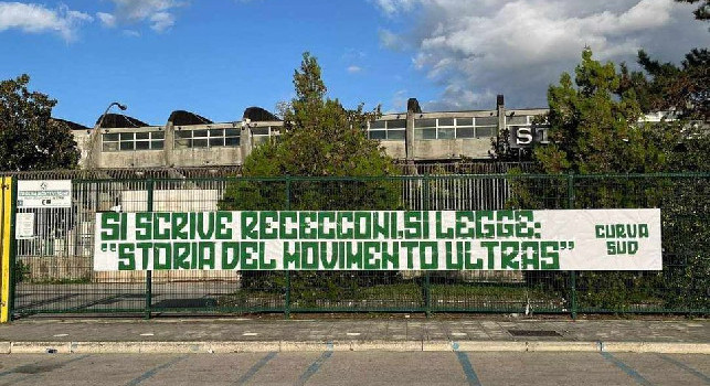 Striscione ultras Avellino