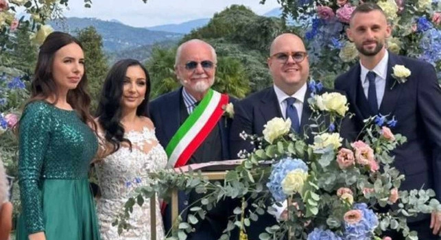 De Laurentiis officiante al matrimonio, il testimone dello sposo è Brozovic | VIDEO