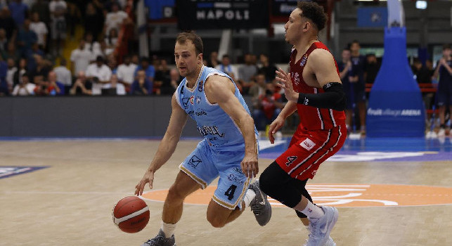 UFFICIALE - Napoli Basket, ancora ko Pangos! Problema muscolare per il canadese, sarà rivalutato