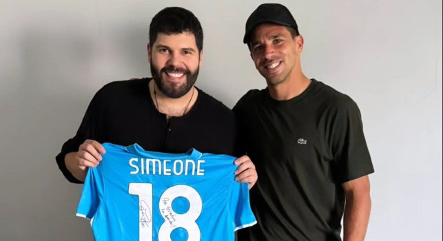 Simeone piomba sul set di Avemmaria, sorpresa all'attore Salvatore Esposito | FOTO