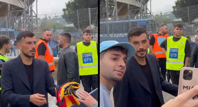 Nicola Sansone da applausi dopo Napoli-Lecce: il gesto coi tifosi napoletani | VIDEO CN24