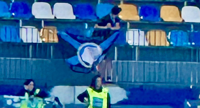 Imperatore: Tifoso Atalanta solitario nel settore ospiti bello del calcio malato! Meritava questo a fine gara