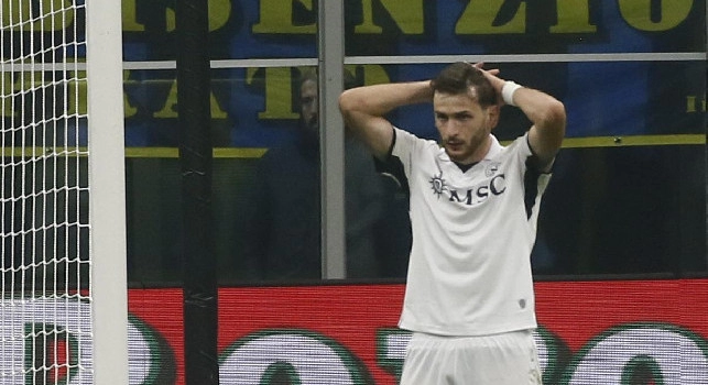 Kiss Kiss Napoli - Giuntoli vuole portare Kvaratskhelia alla Juve: tutto dipende dalla cessione di Vlahovic