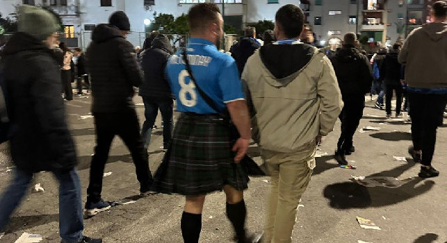 Maglia di McTominay, kilt scozzese e si va al Maradona | FOTO