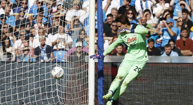 Cagliari-Atalanta, Dea da record: 6 miracoli di Carnesecchi e rigore solare negato ai sardi