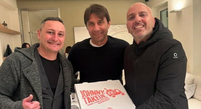 Napoli-Lazio, Conte opta per la pizza a domicilio: il gusto scelto dal mister | FOTO