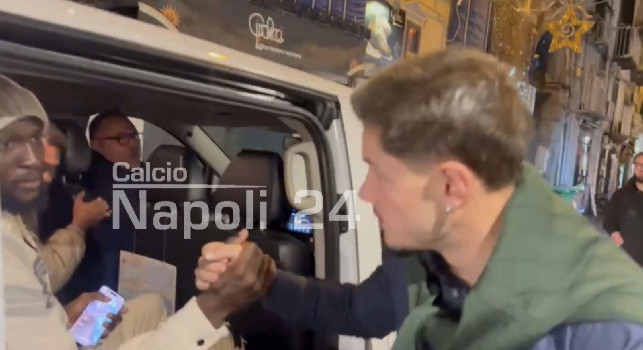 Vuoi un passaggio?: Lukaku e Ngonge lasciano la cena con Mazzocchi | VIDEO CN24