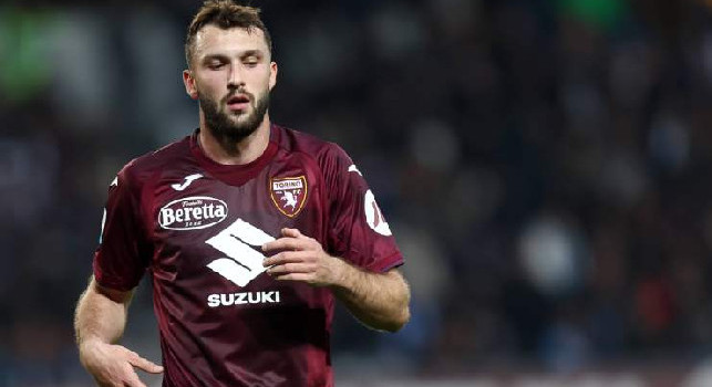 Torino-Bologna, Walukiewicz esce in barella: difficoltà respiratorie, verrà trasportato in ospedale