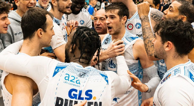 Pullen trascina il Napoli Basket, prima vittoria al supplementare contro Scafati! Toté segna il canestro decisivo