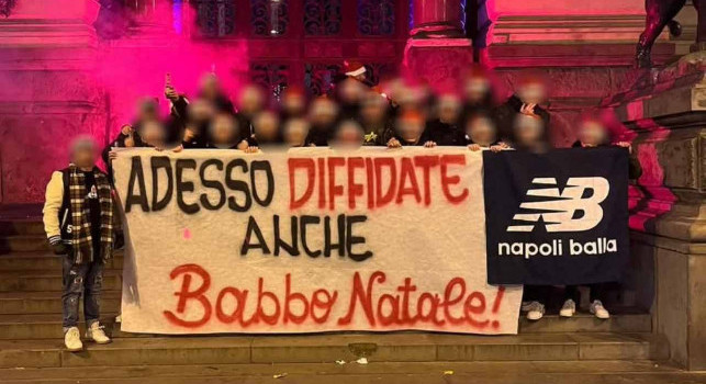 Ultras Napoli, striscione per le feste: E adesso diffidate anche Babbo Natale! | FOTO