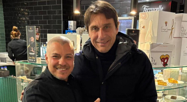 Conte a Torino riceve un gradito regalo da un pizzaiolo napoletano | FOTO