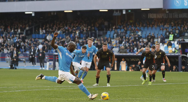 Super occasione per Lukaku al 64' di Napoli-Venezia: palo per Big Rom!