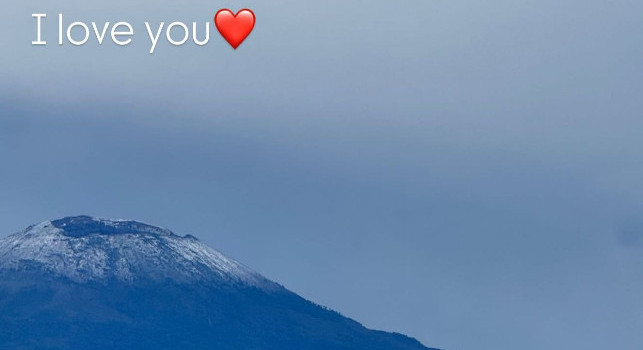 I love you!: la moglie di Kvaratskhelia saluta così Napoli | FOTO