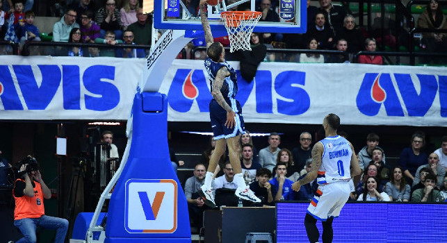 Napoli Basket vincente a Treviso! 78-90 e aggancia la zona salvezza, Green MVP con 25 punti