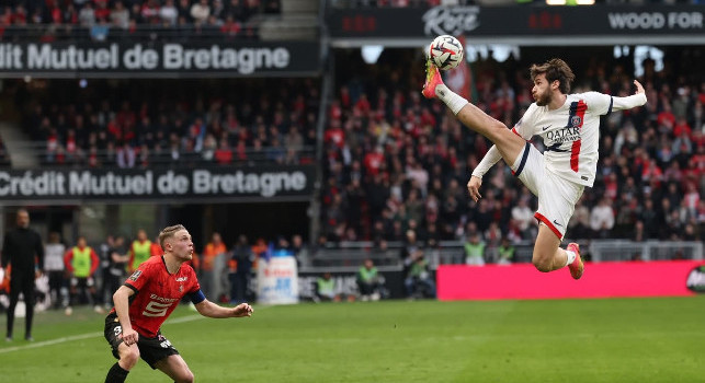 Kvaratskhelia Airways, giocata pazzesca in Rennes-PSG | VIDEO