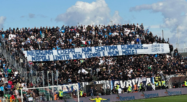 Izzo risponde a Mazzocchi sullo striscione degli Ultras del Napoli a Venezia | FOTO