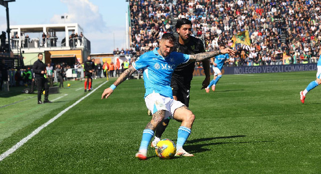 La foto della sua prestazione è nell'ultimo calcio d'angolo battuto. Politano deludente: i voti dei quotidiani