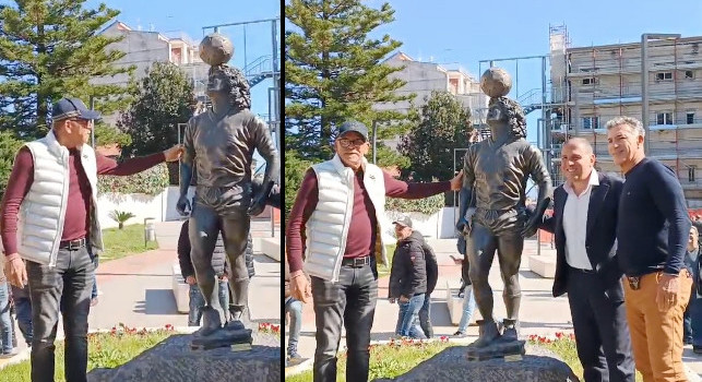 Careca e Alemao alla statua di Maradona a Casalnuovo