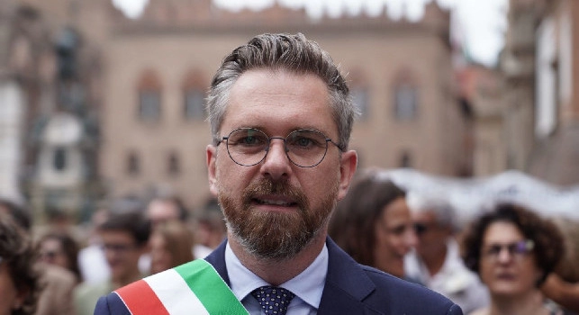 Bologna, il sindaco: “Firmo subito per la Coppa Italia al Bologna e lo scudetto al Napoli”