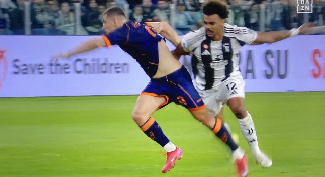 Juve-Lecce, Ziliani fa notare: Era espulsione e rigore su Krstovic | FOTO
