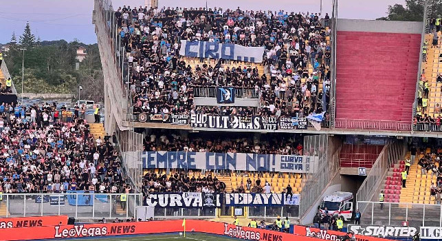 Ultras Napoli, striscione per Ciro Esposito nel settore ospiti a Lecce | FOTO