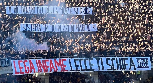 Ultras Lecce, durissimo striscione contro la Lega Serie A | FOTO