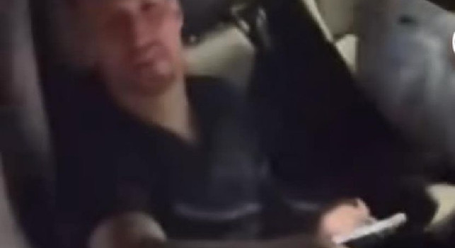 Politano scatenato al ritorno da Lecce: sentite che canzone canta con i tifosi! | VIDEO