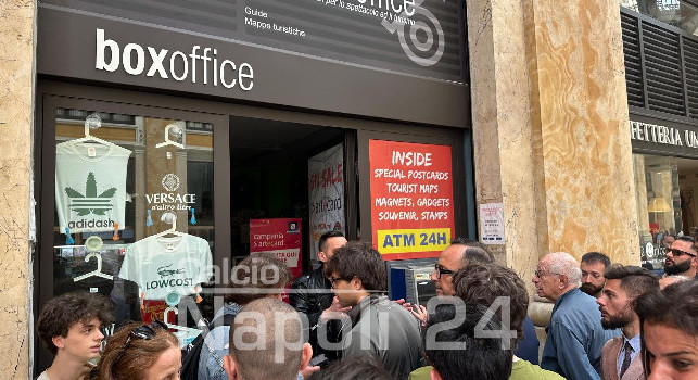 Caos biglietti Parma-Napoli: annunciato il soldout! Tifosi furiosi, cosa è successo | VIDEO CN24