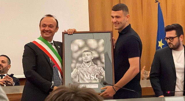 Buongiorno ringrazia Cardito: Un orgoglio ricevere le chiavi della città, grazie per l'affetto | FOTO