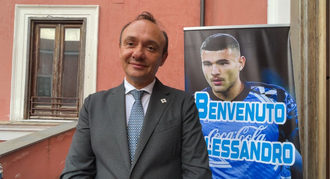 Cardito, il sindaco a CN24: Buongiorno si è emozionato per le chiavi della città! Vi racconto la sua reazione all'iniziativa. Spero di ricevere una cosa da lui | VIDEO