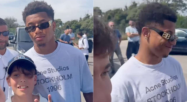 David Neres con i tifosi del Napoli