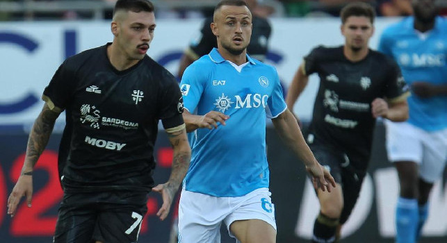 Giocatore Cagliari in conferenza dopo Napoli-Cagliari | DIRETTA