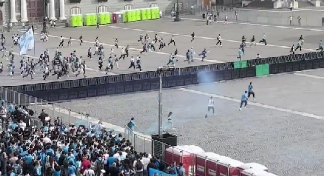 Aperti i cancelli, pronto il maxi schermo a Piazza del Plebiscito per Napoli-Cagliari | VIDEO