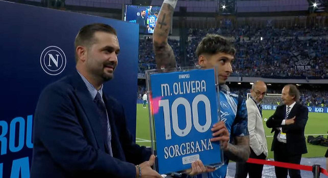 Napoli-Cagliari: Olivera premiato per la 100esima presenza in azzurro | FOTO
