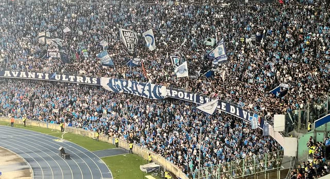 Napoli campione d'Italia, lo striscione della Curva A: Grazie | FOTO