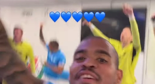Ngonge incalza coi festeggiamenti Scudetto negli Spogliatoi del Napoli | VIDEO