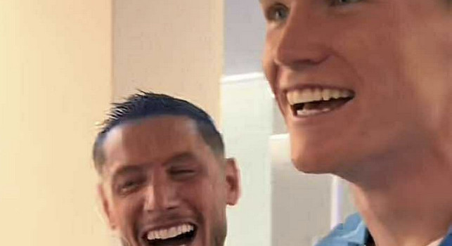 'McFratm e Fratm', Mazzocchi e McTominay show negli spogliatoi del Maradona | VIDEO