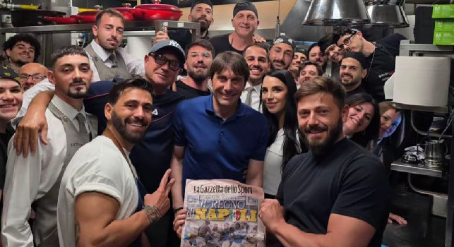 Conte a Pozzuoli prima della partenza per Ischia: ha pranzato da Punto Nave | FOTO