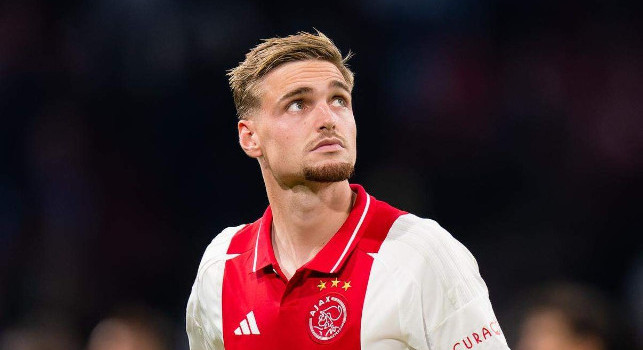 Calciomercato Napoli, SKY svela: piace Taylor dell'Ajax! Gli agenti erano venerdì al Maradona