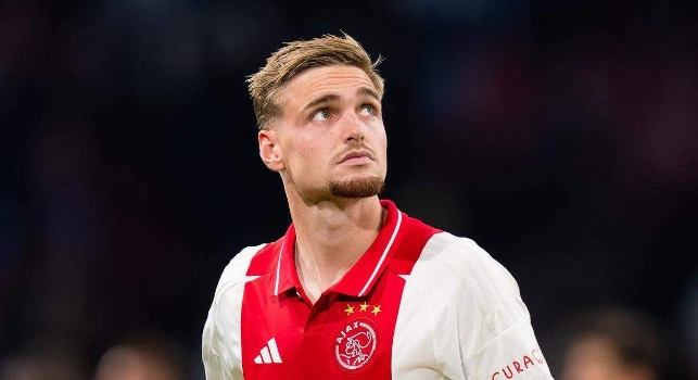 Calciomercato Napoli, SKY svela: piace Taylor dell'Ajax! Gli agenti erano venerdì al Maradona